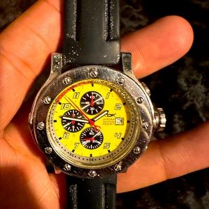 ⏱️Vintage Yellow Reebok Watch🟡- water resistant 200M Selling for $200 online.